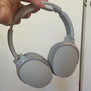 Skullcandly Wireless headphones